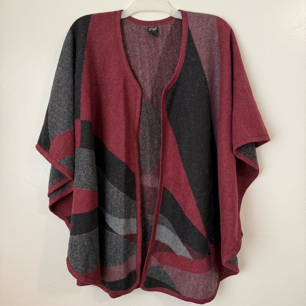 Roffe Accessories Ruana/Wrap one Size Burgundy & Black Geometric Print